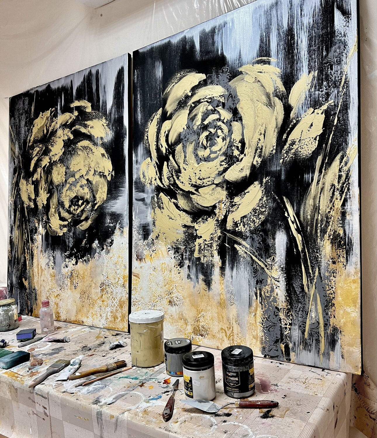 AMAZING GOLD. Golden Black abstract painting. Black and gold abstraction flower. by Marina