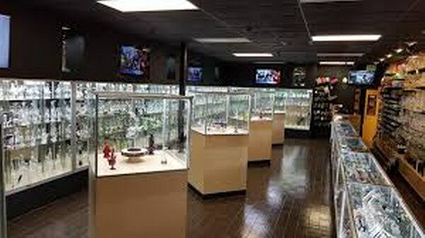 smoke shop glassware near me